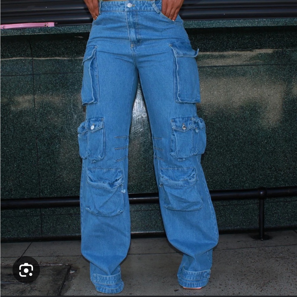 Brand New/Never Worn Light Wash Cargo Denim! Tall Girl Friendly!!!